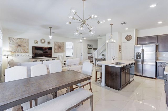 3375 W 100th Ter, Hialeah, FL 33018