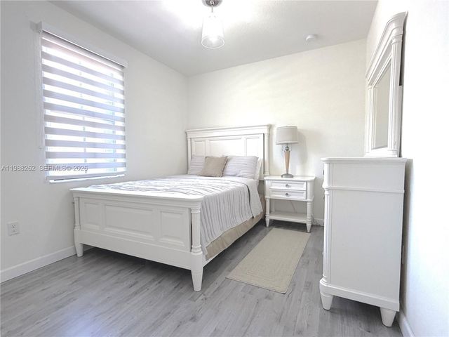 3375 W 100th Ter, Hialeah, FL 33018