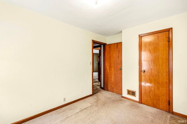 405 W Angela Boulevard, South Bend, IN 46617