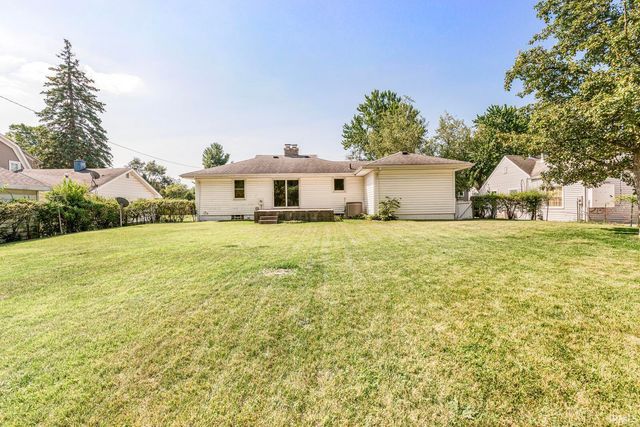 405 W Angela Boulevard, South Bend, IN 46617