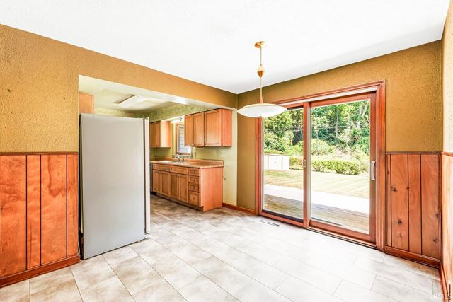 405 W Angela Boulevard, South Bend, IN 46617