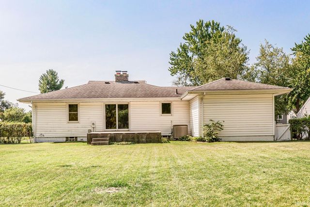 405 W Angela Boulevard, South Bend, IN 46617