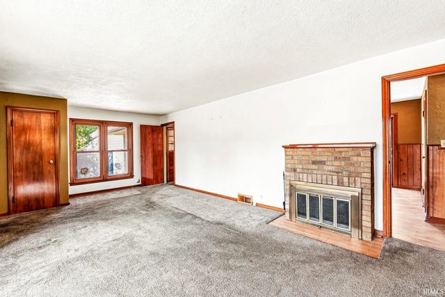 405 W Angela Boulevard, South Bend, IN 46617