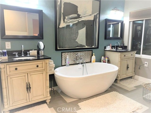 2512 W Halfmoon, Anaheim, CA 92804