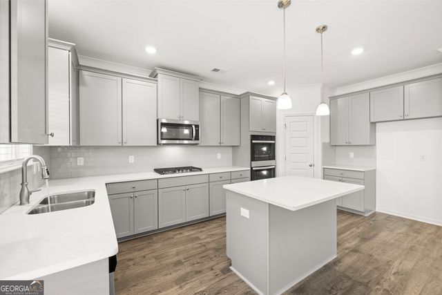 1776 Goodwin Drive, Hampton, GA 30228