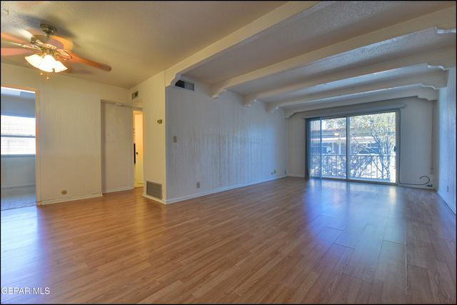 252 Shadow Mountain Drive 12, El Paso, TX 79912