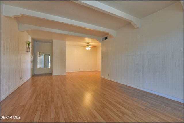 252 Shadow Mountain Drive 12, El Paso, TX 79912