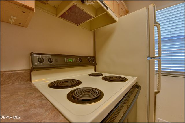 252 Shadow Mountain Drive 12, El Paso, TX 79912