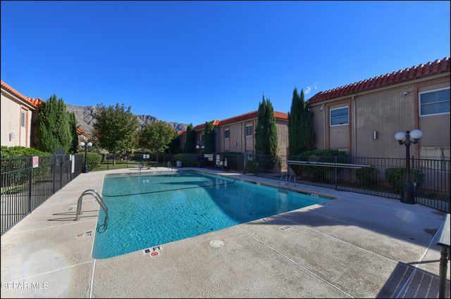 252 Shadow Mountain Drive 12, El Paso, TX 79912