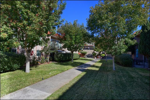 252 Shadow Mountain Drive 12, El Paso, TX 79912