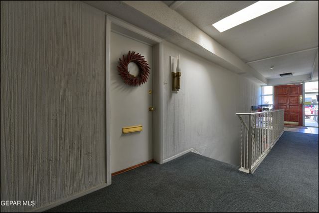 252 Shadow Mountain Drive 12, El Paso, TX 79912