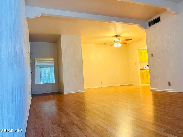 252 Shadow Mountain Drive 12, El Paso, TX 79912