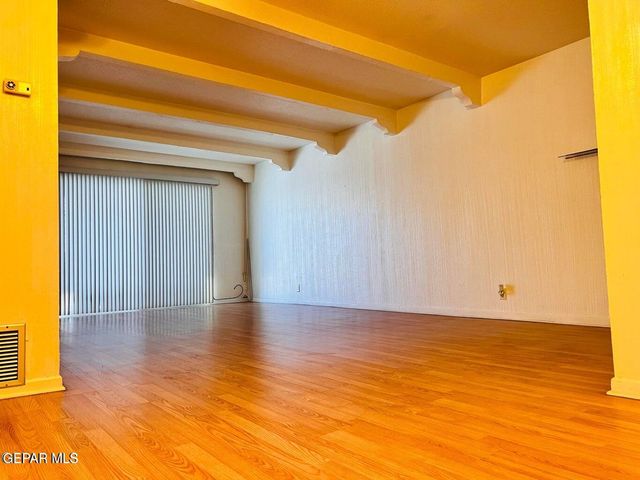 252 Shadow Mountain Drive 12, El Paso, TX 79912