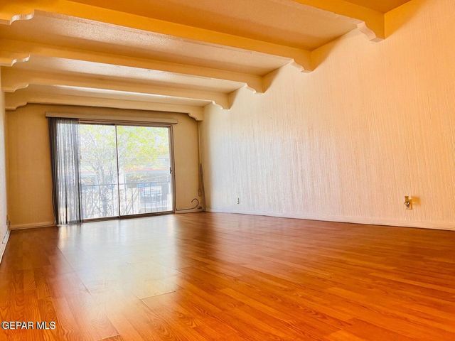 252 Shadow Mountain Drive 12, El Paso, TX 79912