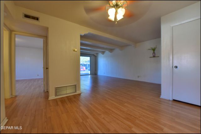 252 Shadow Mountain Drive 12, El Paso, TX 79912