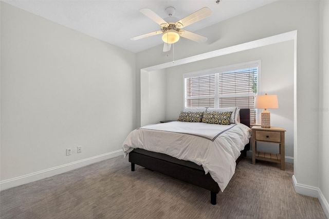 922 N SHORE DRIVE NE, St Petersburg, FL 33701