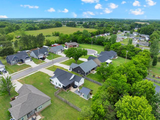 102 Shasta Ln, Shelbyville, TN 37160