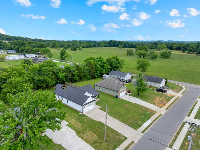 102 Shasta Ln, Shelbyville, TN 37160
