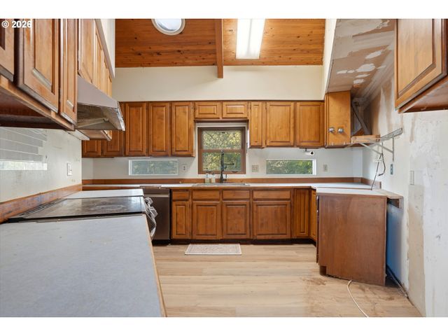 18001 Ne TYKESON Rd, Newberg, OR 97132