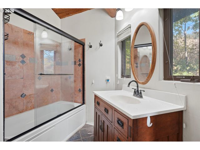 18001 Ne TYKESON Rd, Newberg, OR 97132