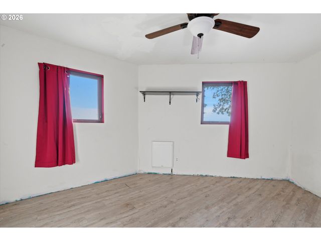 18001 Ne TYKESON Rd, Newberg, OR 97132