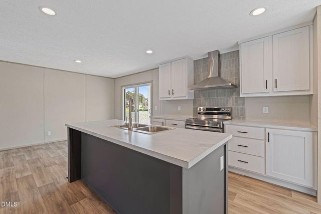 25 Old Pebble Lane, Kenly, NC 27542