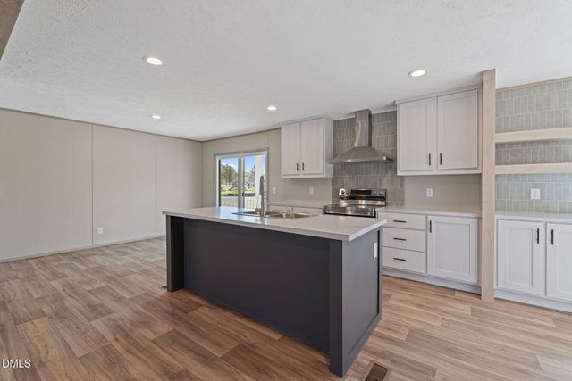 25 Old Pebble Lane, Kenly, NC 27542