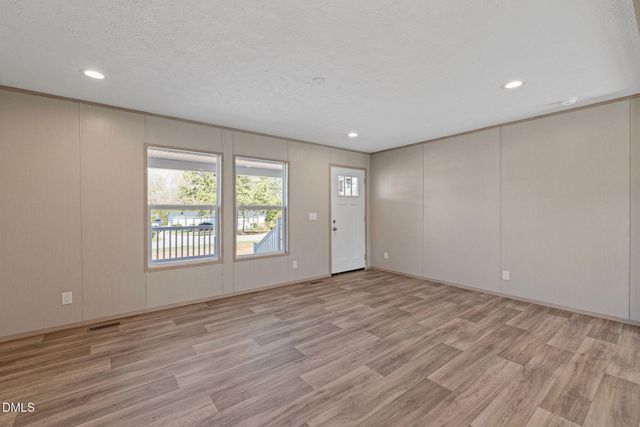 25 Old Pebble Lane, Kenly, NC 27542