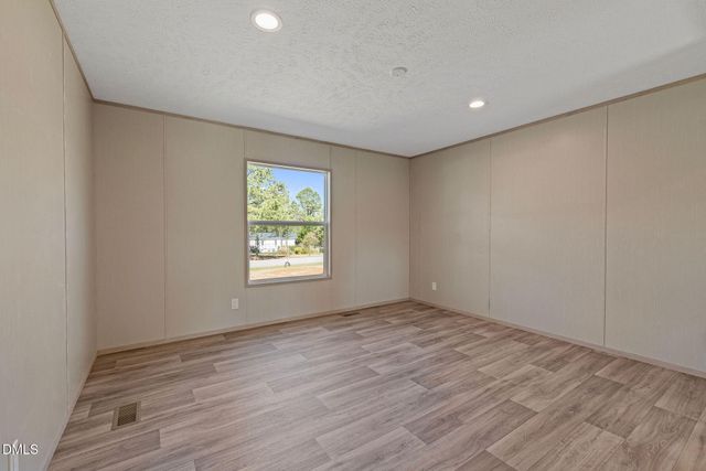 25 Old Pebble Lane, Kenly, NC 27542