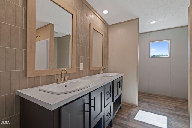 25 Old Pebble Lane, Kenly, NC 27542