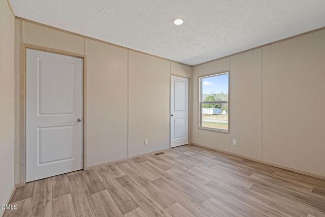 25 Old Pebble Lane, Kenly, NC 27542