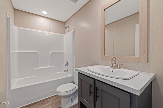 25 Old Pebble Lane, Kenly, NC 27542