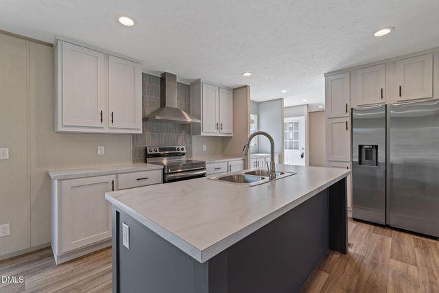 25 Old Pebble Lane, Kenly, NC 27542