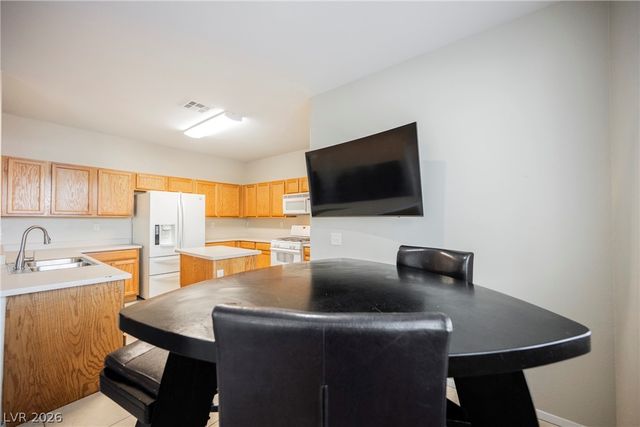 6682 Higger Tor Avenue, Las Vegas, NV 89139