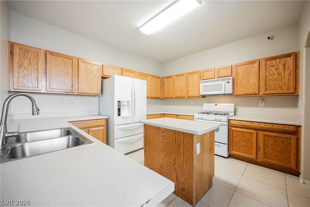 6682 Higger Tor Avenue, Las Vegas, NV 89139