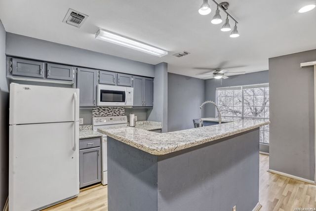 11311 Sir Winston St Apt 808, San Antonio, TX 78216