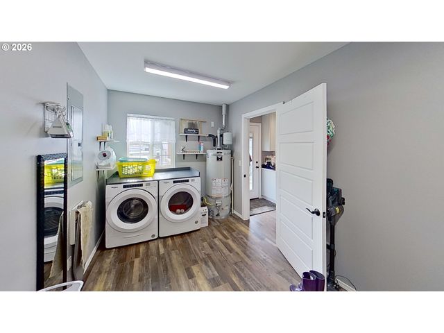 241 Se JOHNSON St, Winston, OR 97496