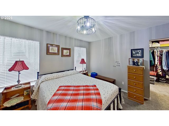 241 Se JOHNSON St, Winston, OR 97496