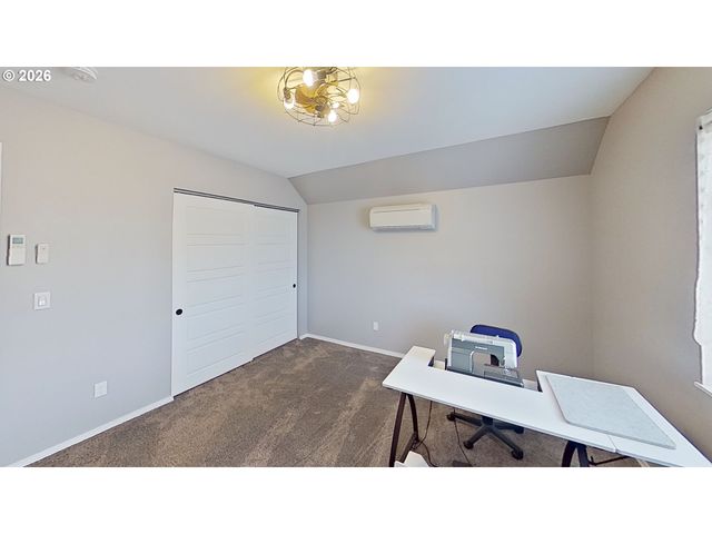 241 Se JOHNSON St, Winston, OR 97496