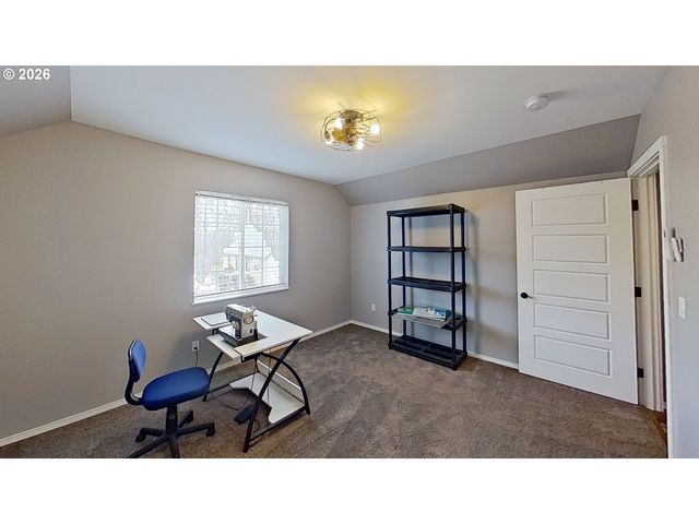 241 Se JOHNSON St, Winston, OR 97496