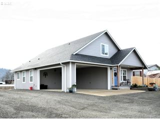 241 Se JOHNSON St, Winston, OR 97496