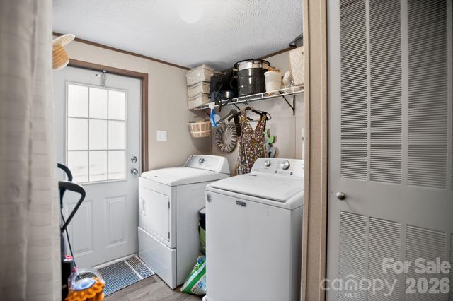 212 Ball Hollow Lane, Burnsville, NC 28714