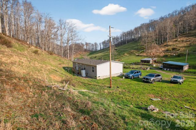 212 Ball Hollow Lane, Burnsville, NC 28714