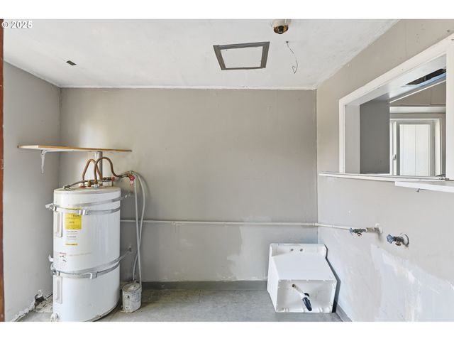 11751 Se OAK St, Portland, OR 97216