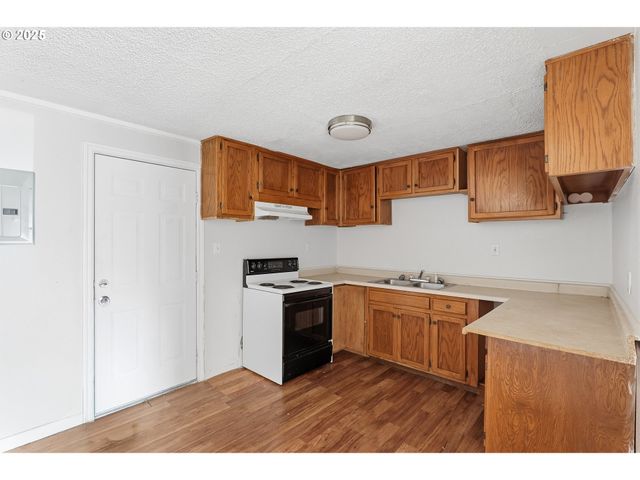 11751 Se OAK St, Portland, OR 97216