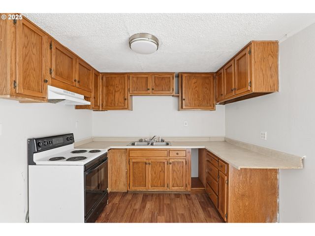 11751 Se OAK St, Portland, OR 97216