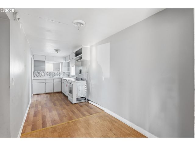 11751 Se OAK St, Portland, OR 97216