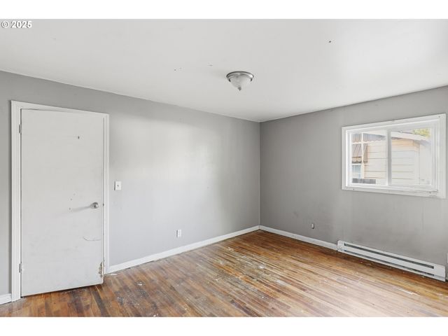 11751 Se OAK St, Portland, OR 97216