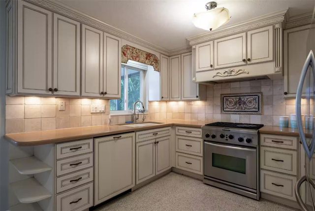 378 WESTWINDS DRIVE, Palm Harbor, FL 34683