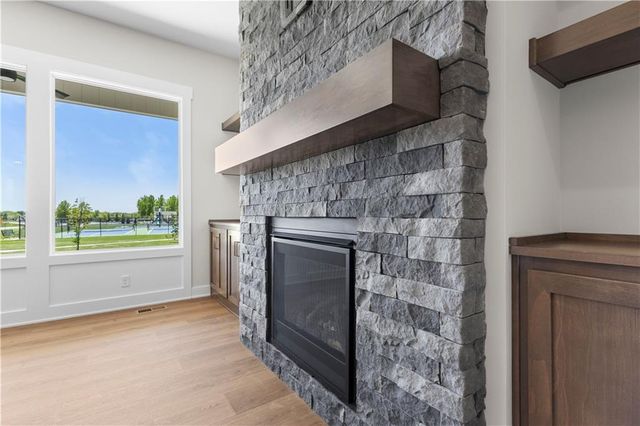 1720 SW Arbor Park Drive SW, Lee's Summit, MO 64082